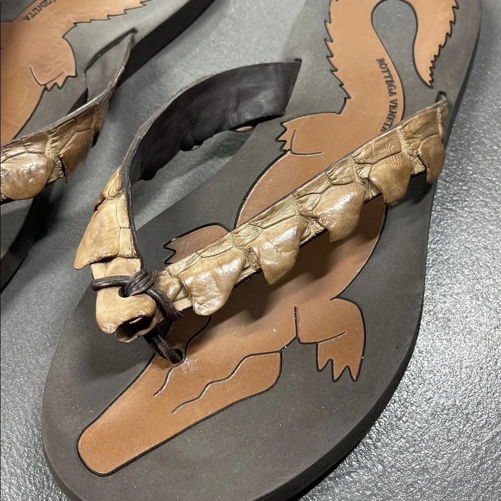 Bottega Veneta Men's Crocodile Alligator Brown Flip Flops Sandals Sz IT 41 US 8